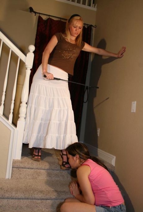 Submissive Asian girl worships her dominant lesbian lover's feet 39660172